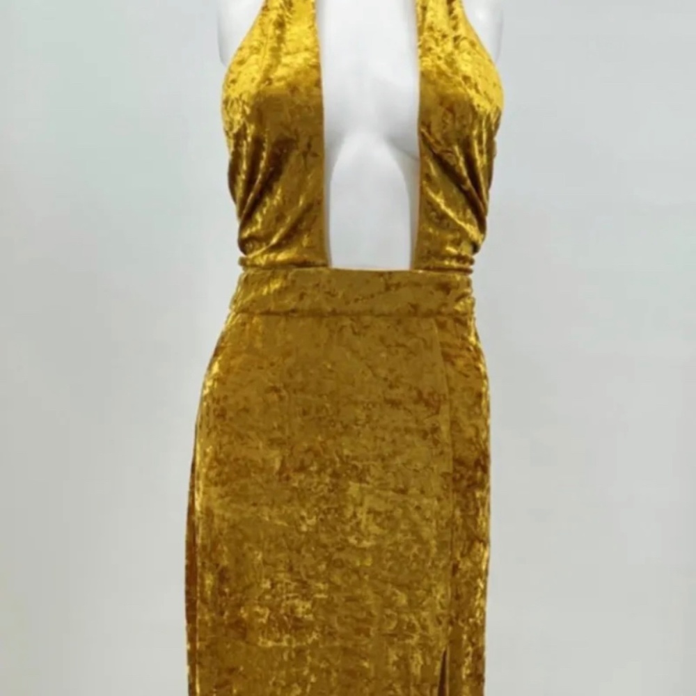 Lulus Dress Velvet Gold/Mustard Halter Women's Sz M NEW NWOT N122